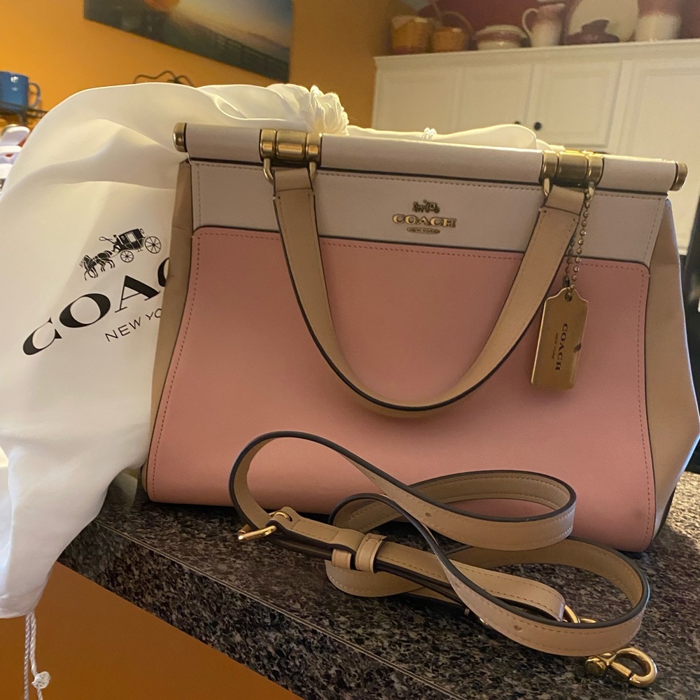 Coach purse in excellent condition.